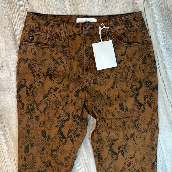 ANASTASIA HIGH RISE SUPER SKINNY JEANS kancan Fall Jeans - Picture 7 of 16